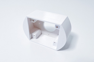 TP-LINK držák s kabelovou krytkou pro kamery VIGI C540V na stěnu nebo strop, bílý